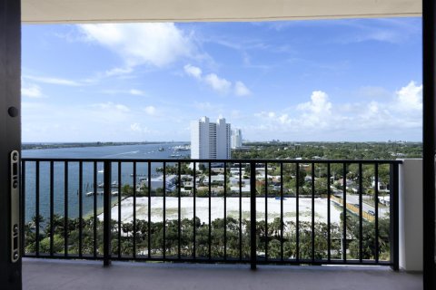 Copropriété à vendre à West Palm Beach, Floride: 2 chambres, 108.7 m2 № 2247939 - photo 8