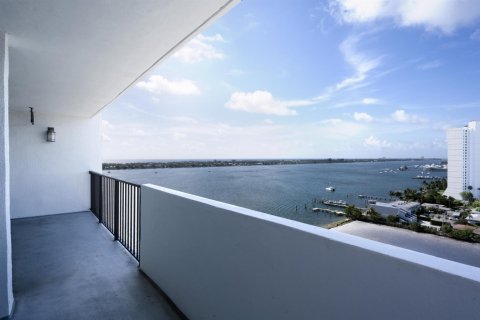Condo à West Palm Beach, Floride, 2 chambres № 2247939