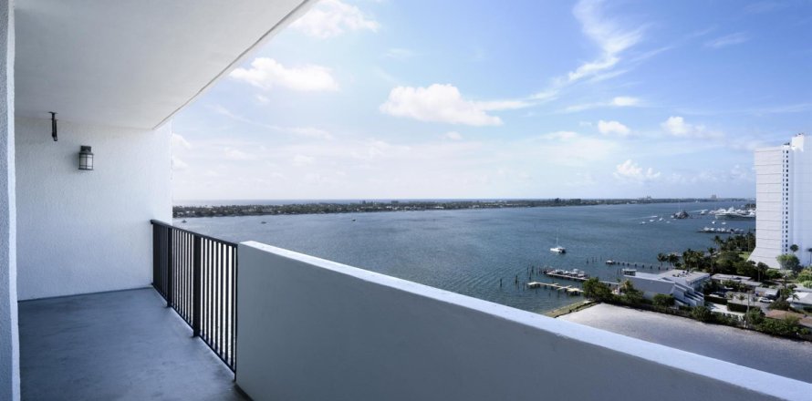 Condo à West Palm Beach, Floride, 2 chambres  № 2247939
