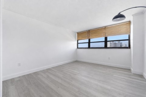 Copropriété à vendre à West Palm Beach, Floride: 2 chambres, 108.7 m2 № 2247939 - photo 12