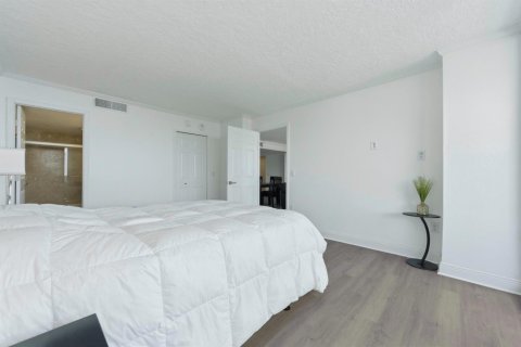Copropriété à vendre à West Palm Beach, Floride: 2 chambres, 108.7 m2 № 2247939 - photo 9