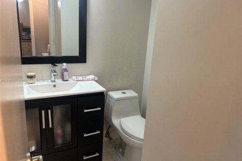 Copropriété à louer à Pembroke Pines, Floride: 1 chambre, 74.32 m2 № 1712433 - photo 28