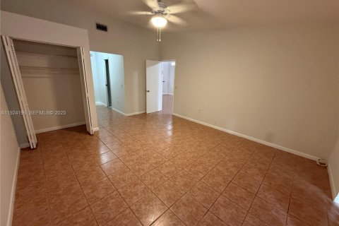 Adosado en alquiler en Hollywood, Florida, 3 dormitorios, 135.08 m2 № 1982892 - foto 7