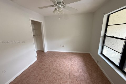 Adosado en alquiler en Hollywood, Florida, 3 dormitorios, 135.08 m2 № 1982892 - foto 5