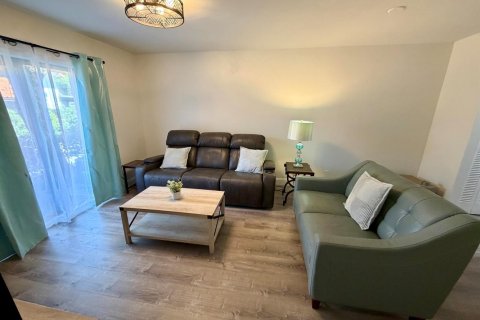 Condo in Coral Springs, Florida, 2 bedrooms  № 2083484 - photo 2