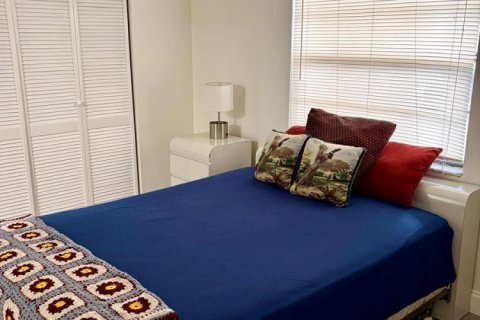Condo in Coral Springs, Florida, 2 bedrooms  № 2083484 - photo 9