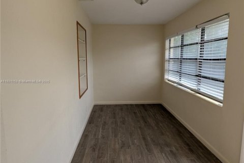 Casa en alquiler en Hollywood, Florida, 1 dormitorio, 78.97 m2 № 1937966 - foto 6