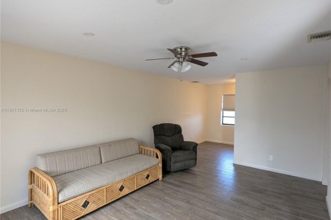 Casa en alquiler en Hollywood, Florida, 1 dormitorio, 78.97 m2 № 1937966 - foto 7