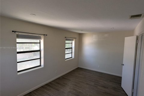 Villa ou maison à louer à Hollywood, Floride: 1 chambre, 78.97 m2 № 1937966 - photo 4