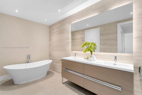 Copropriété à vendre à Miami Beach, Floride: 4 chambres, 255.67 m2 № 1966827 - photo 17