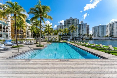 Copropriété à vendre à Miami Beach, Floride: 4 chambres, 255.67 m2 № 1966827 - photo 29