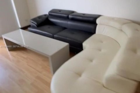 Снять в аренду кондоминиум в Майами-Бич, Флорида 1 спальня, 67.73м2, № 2009764 - фото 3