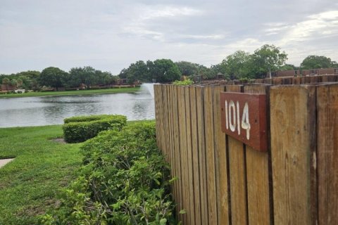 Townhouse in West Palm Beach, Florida 2 bedrooms, 114.83 sq.m. № 1227722 - photo 1