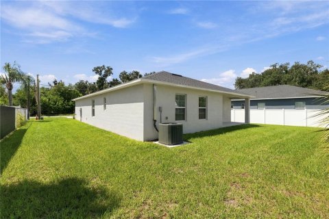 House in Wimauma, Florida 4 bedrooms, 148.36 sq.m. № 2156027 - photo 25