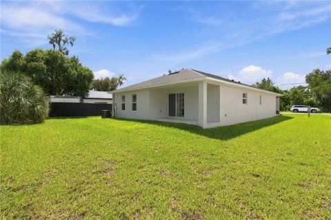 House in Wimauma, Florida 4 bedrooms, 148.36 sq.m. № 2156027 - photo 27