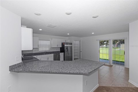 House in Wimauma, Florida 4 bedrooms, 148.36 sq.m. № 2156027 - photo 9