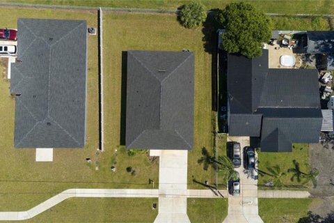 House in Wimauma, Florida 4 bedrooms, 148.36 sq.m. № 2156027 - photo 3