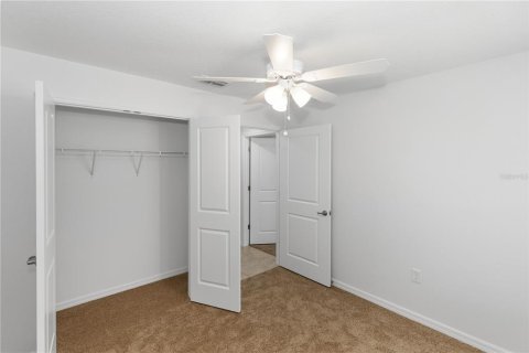 House in Wimauma, Florida 4 bedrooms, 148.36 sq.m. № 2156027 - photo 18