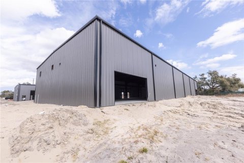 Immobilier commercial à Center Hill, Floride № 2115347