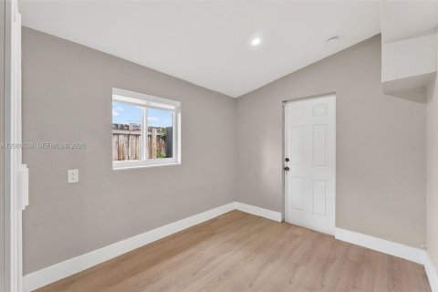Casa en venta en Fort Lauderdale, Florida, 3 dormitorios, 97.27 m2 № 2338294 - foto 13