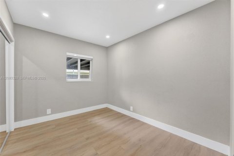 Casa en venta en Fort Lauderdale, Florida, 3 dormitorios, 97.27 m2 № 2338294 - foto 7