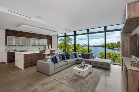 Снять в аренду виллу или дом в Ки-Ларго, Флорида 5 спален, 308.16м2, № 2020277 - фото 15