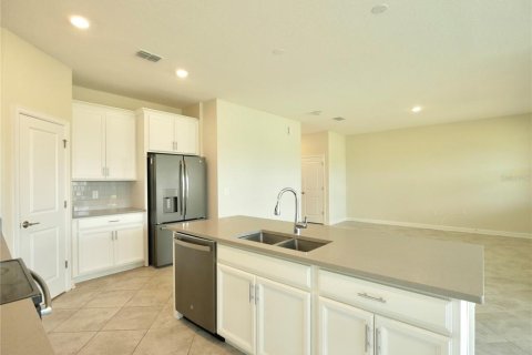 House in Davenport, Florida 4 bedrooms, 216.83 sq.m. № 2233765 - photo 9
