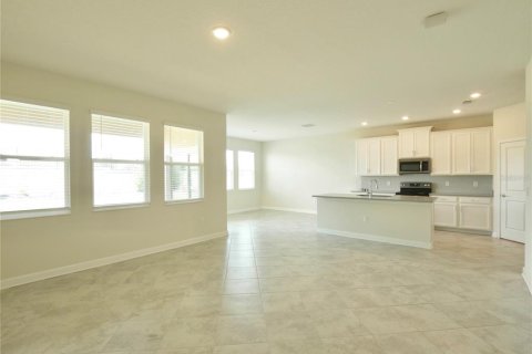 House in Davenport, Florida 4 bedrooms, 216.83 sq.m. № 2233765 - photo 8