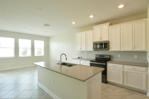 House in Davenport, Florida 4 bedrooms, 216.83 sq.m. № 2233765 - photo 11