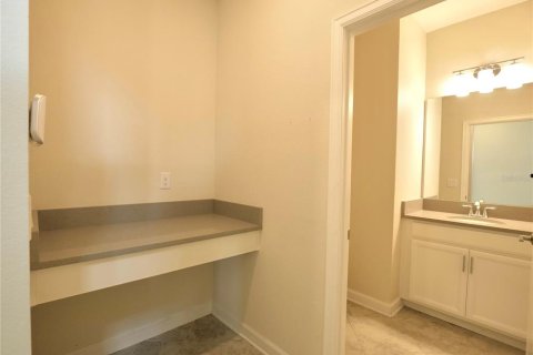 House in Davenport, Florida 4 bedrooms, 216.83 sq.m. № 2233765 - photo 12
