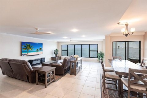 Condominio en alquiler en Punta Gorda, Florida, 3 dormitorios, 178 m2 № 1873449 - foto 10