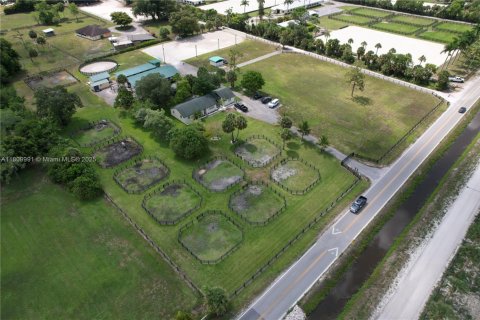 House in Loxahatchee Groves, Florida 4 bedrooms, 170.94 sq.m. № 1756158 - photo 9