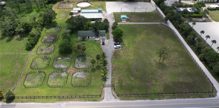 House in Loxahatchee Groves, Florida 4 bedrooms, 170.94 sq.m. № 1756158