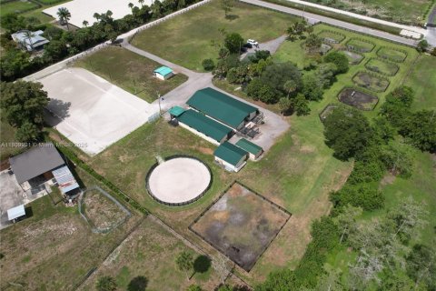 House in Loxahatchee Groves, Florida 4 bedrooms, 170.94 sq.m. № 1756158 - photo 7