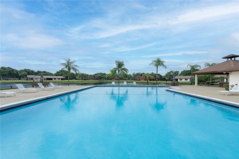 Copropriété à vendre à Davie, Floride: 3 chambres, 153.66 m2 № 2407877 - photo 27
