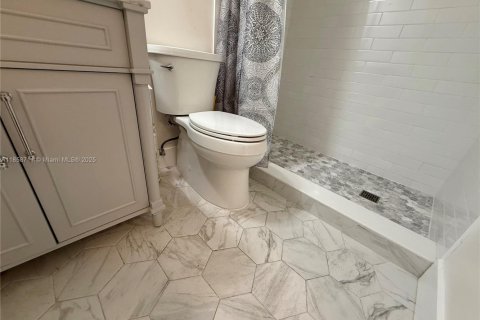 Condo in Tamarac, Florida, 2 bedrooms  № 1889995 - photo 25