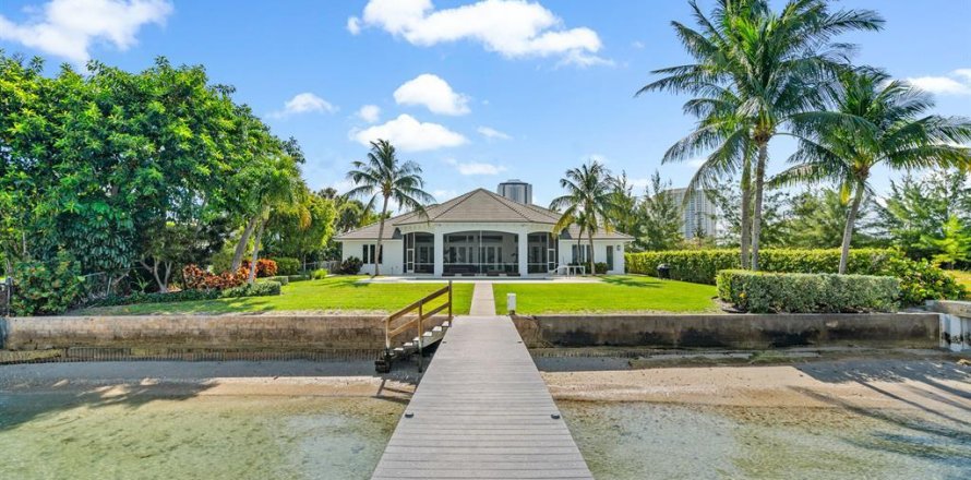 Villa ou maison à Riviera Beach, Floride 4 chambres, 349.78 m2 № 1099843