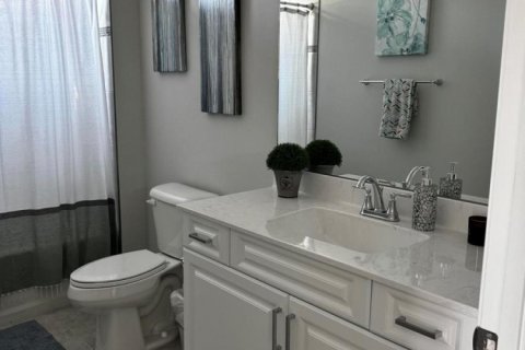 Apartment in Vero Beach, Florida 2 bedrooms, 145.95 sq.m. № 2083271 - photo 4