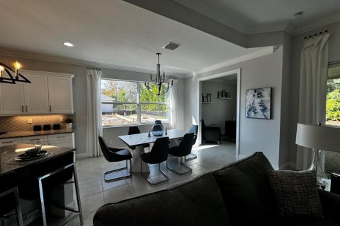Apartment in Vero Beach, Florida 2 bedrooms, 145.95 sq.m. № 2083271 - photo 13