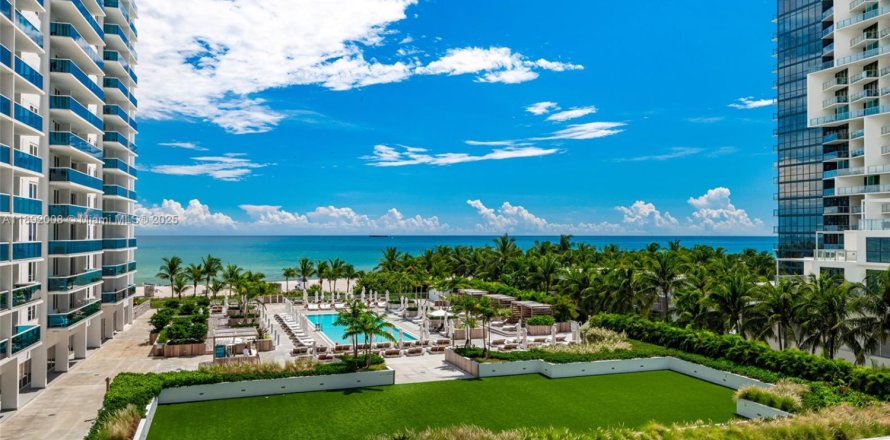 Студия в кондо в Майами-Бич, Флорида № 1943963