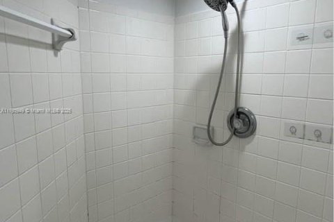 Condo in Coral Springs, Florida, 2 bedrooms  № 1700669 - photo 25