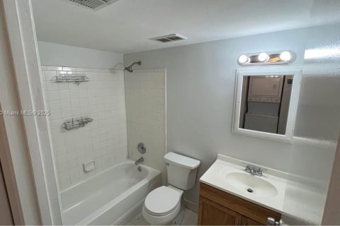 Condo in Coral Springs, Florida, 2 bedrooms  № 1700669 - photo 22