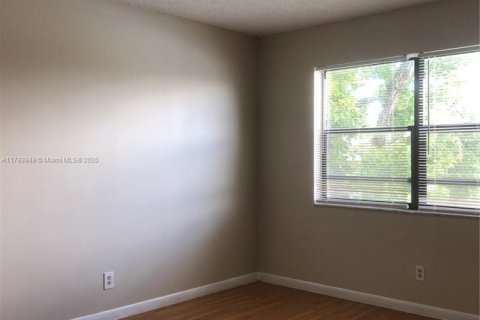 Condo in Coral Springs, Florida, 2 bedrooms  № 1700669 - photo 7