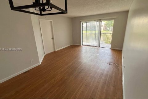 Condo in Coral Springs, Florida, 2 bedrooms  № 1700669 - photo 3