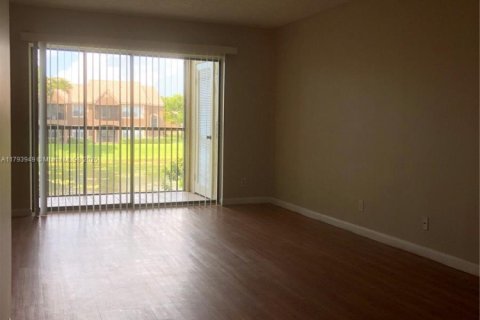 Condo in Coral Springs, Florida, 2 bedrooms  № 1700669 - photo 9