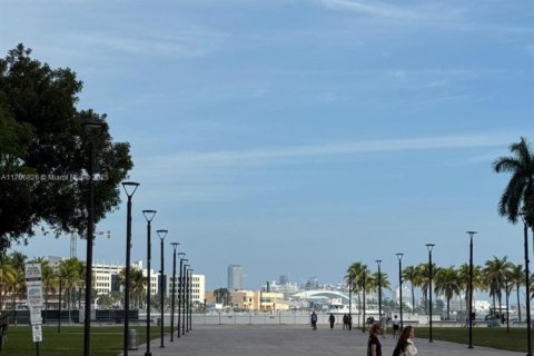 Снять в аренду кондоминиум в Майами, Флорида 1 спальня, 74.32м2, № 1958180 - фото 19