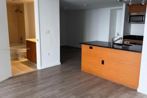 Снять в аренду кондоминиум в Майами, Флорида 1 спальня, 74.32м2, № 1958180 - фото 21