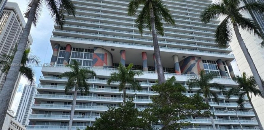 Кондоминиум с 1 спальней в Майами, Флорида № 1958180