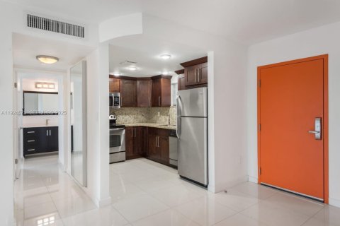Appartement à louer à Miami, Floride: 1 chambre, 74.32 m2 № 1982937 - photo 2