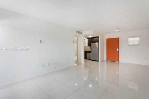 Appartement à louer à Miami, Floride: 1 chambre, 74.32 m2 № 1982937 - photo 1